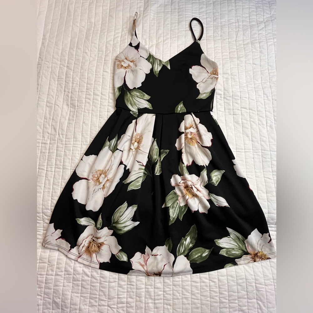 Monteau floral print mini dress NWOT